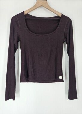 Vuori Burgundy Maroon Long Sleeve Sunrise Square Neck Top